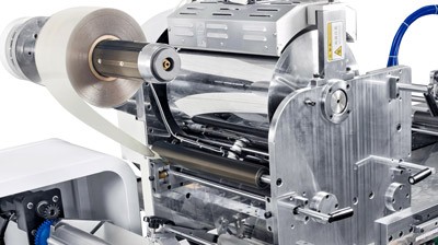 Window sticking machine is a good helper in the gift packaging industry